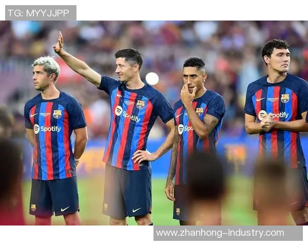 巅峰巴萨与米兰王朝的对决:足球历史上的传奇交锋与荣耀传承 巅峰巴萨与米兰王朝的对决:足球历史上的传奇交锋与荣耀传承